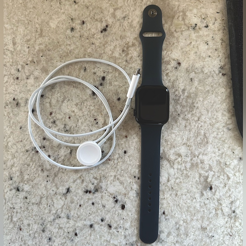 Black Apple Watch SE